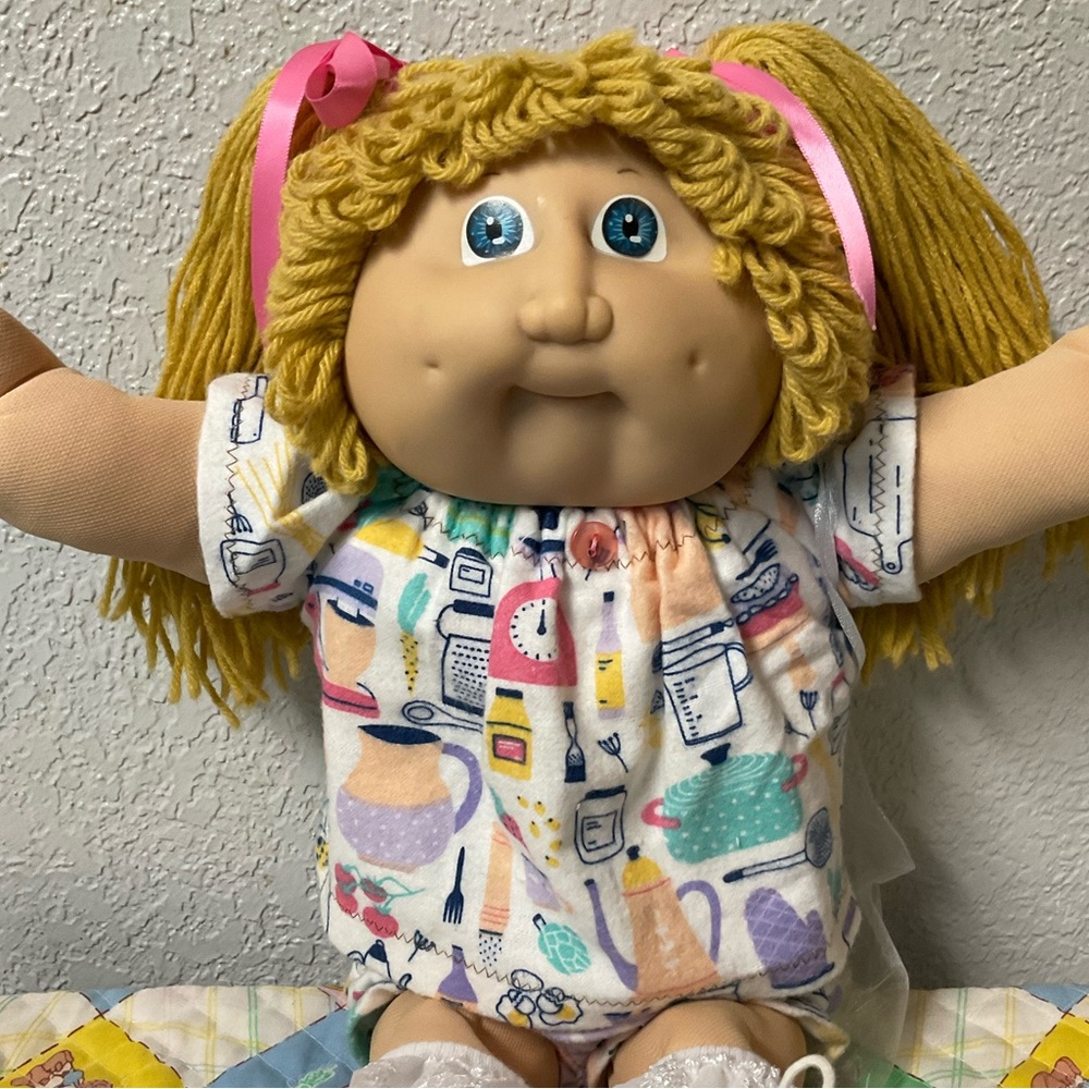 VTG Cabbage Patch Kid Girl Hong Kong HTF Butterscotch Hair Blue Eyes HM#2 1985